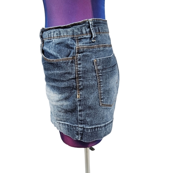 Lei Faded Dark Wash Button Fly High Rise Stretch Denim Jean Shorts Size 13 Junio - Picture 7 of 12